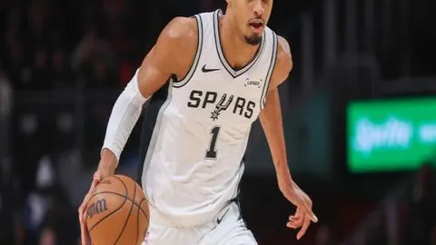 独家揭秘！曼市德比战幕未掀，曼联首发阵容提前半小时泄露，竟与官方名单不谋而合！